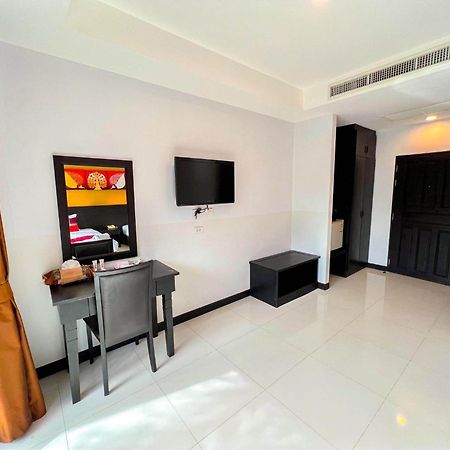 Naiyang Beach Hotel Sha Plus Phuket Exterior foto