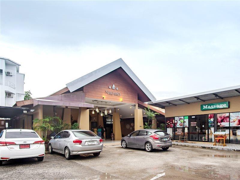 Naiyang Beach Hotel Sha Plus Phuket Exterior foto