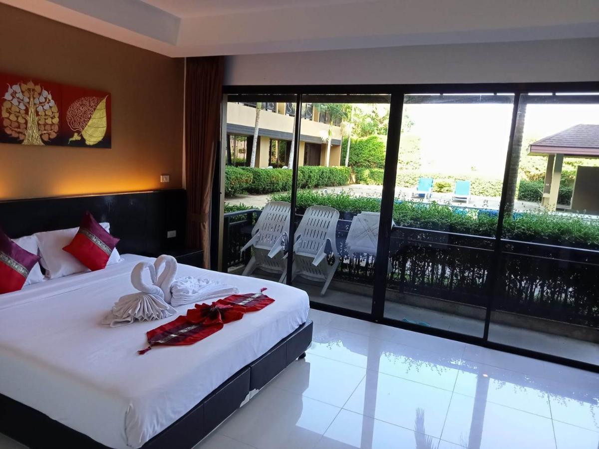 Naiyang Beach Hotel Sha Plus Phuket Exterior foto