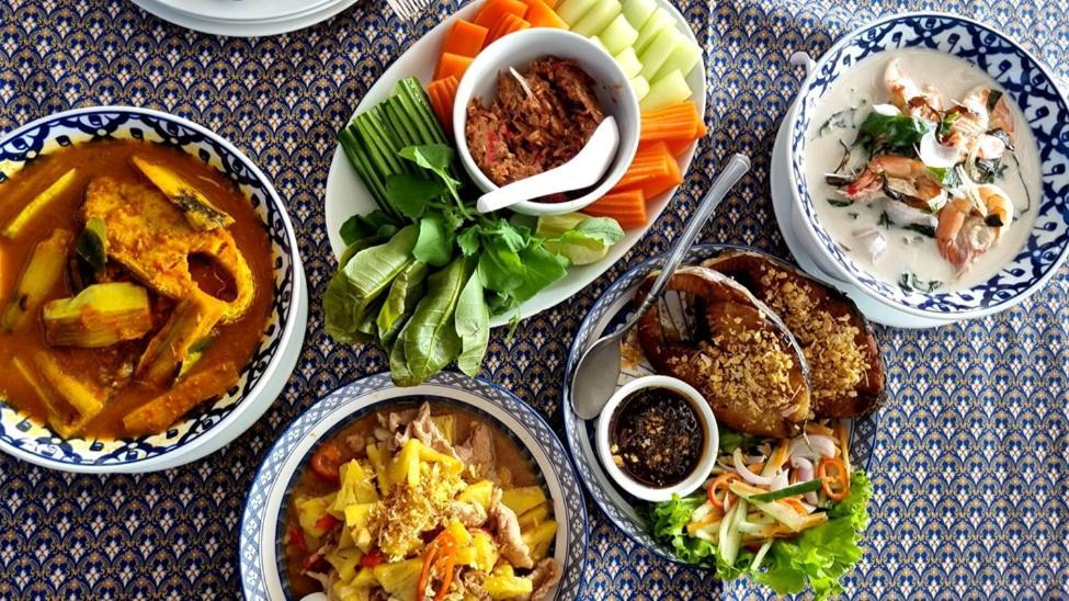 Naiyang Beach Hotel Sha Plus Phuket Exterior foto