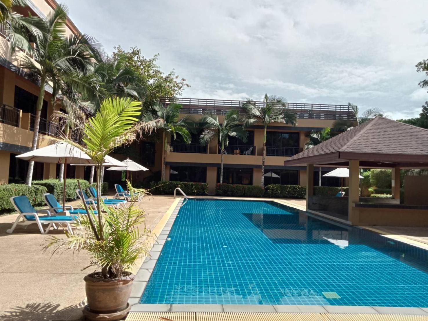 Naiyang Beach Hotel Sha Plus Phuket Exterior foto