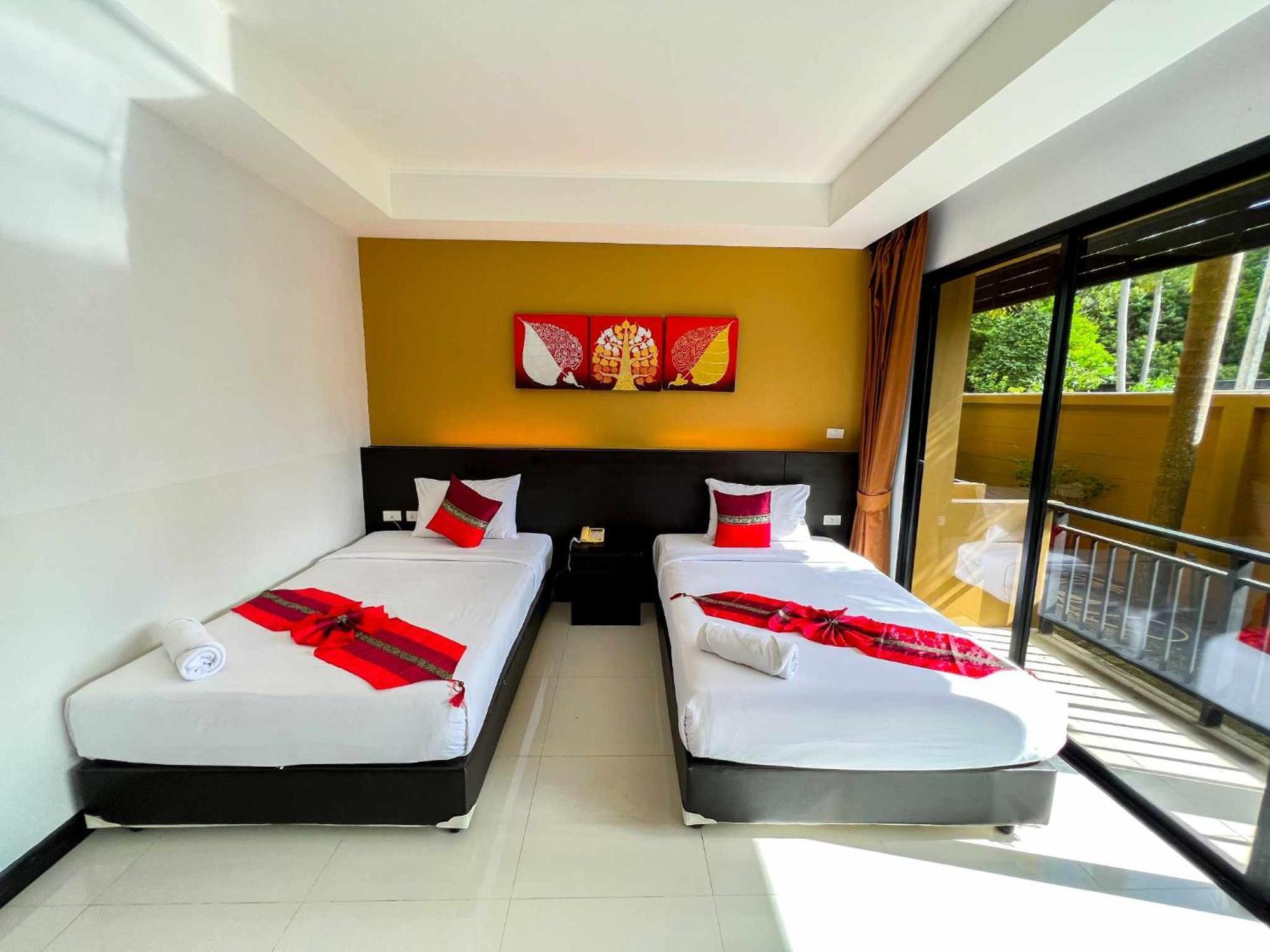 Naiyang Beach Hotel Sha Plus Phuket Exterior foto