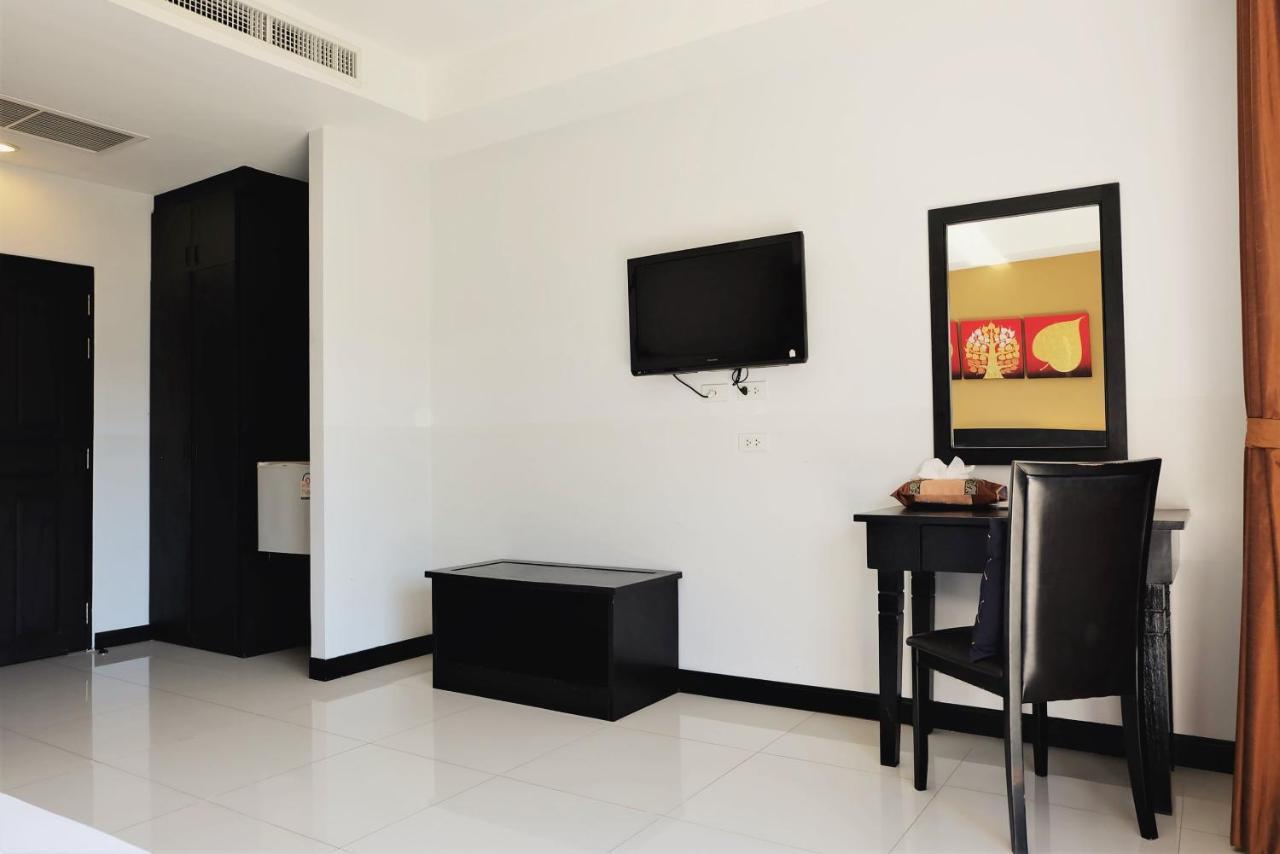 Naiyang Beach Hotel Sha Plus Phuket Exterior foto